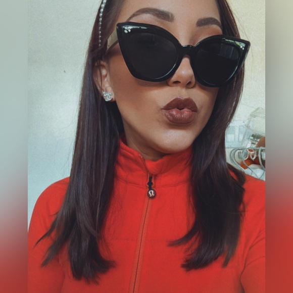 Sunglasses - Picture 4 of 11